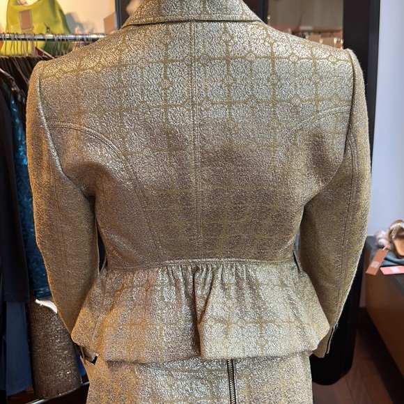 Burberry London Gold 2 peice set - Picture 4 of 4